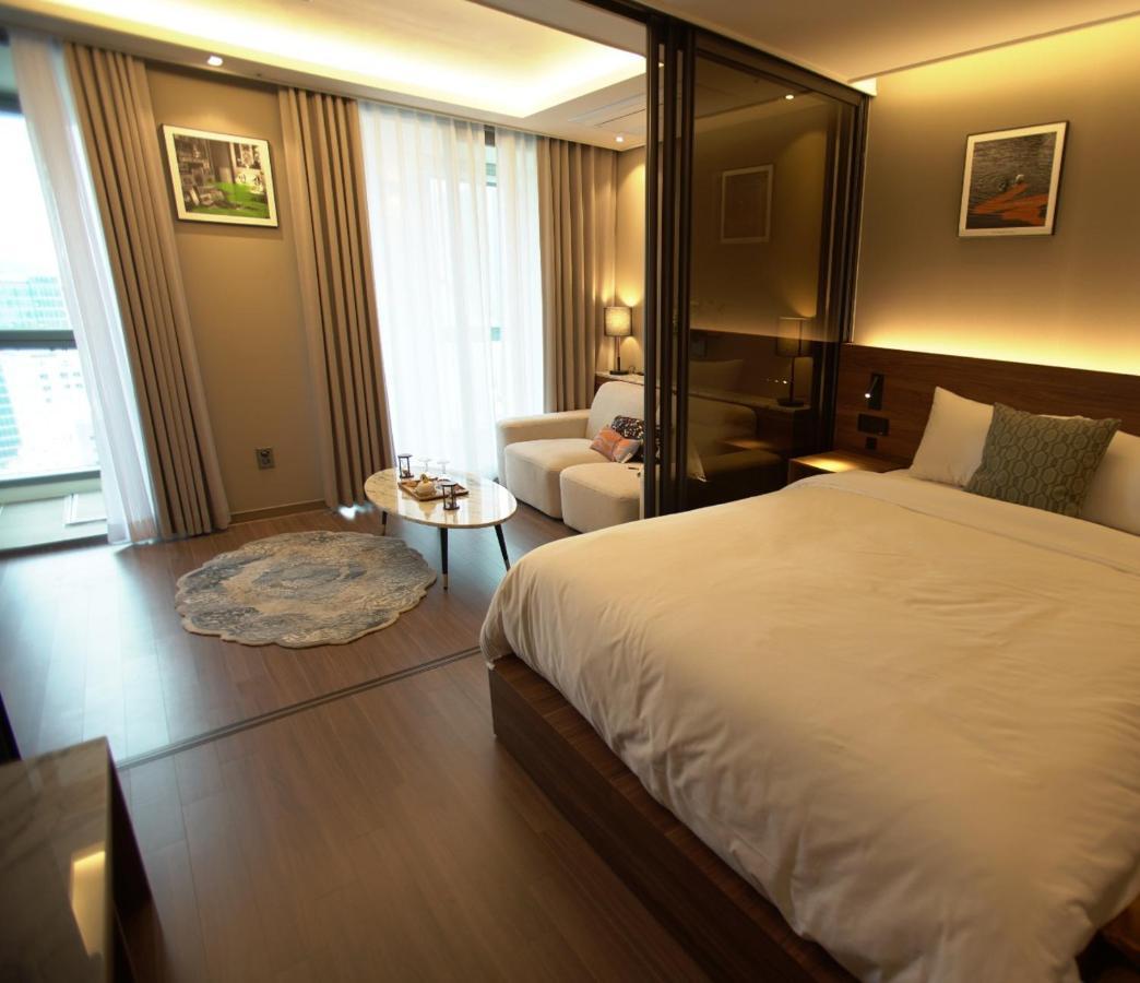 Sienna Ambassador Residence Busan Exterior foto