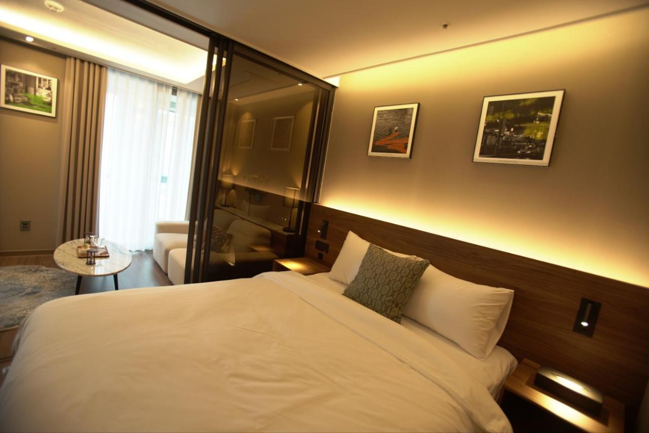 Sienna Ambassador Residence Busan Exterior foto
