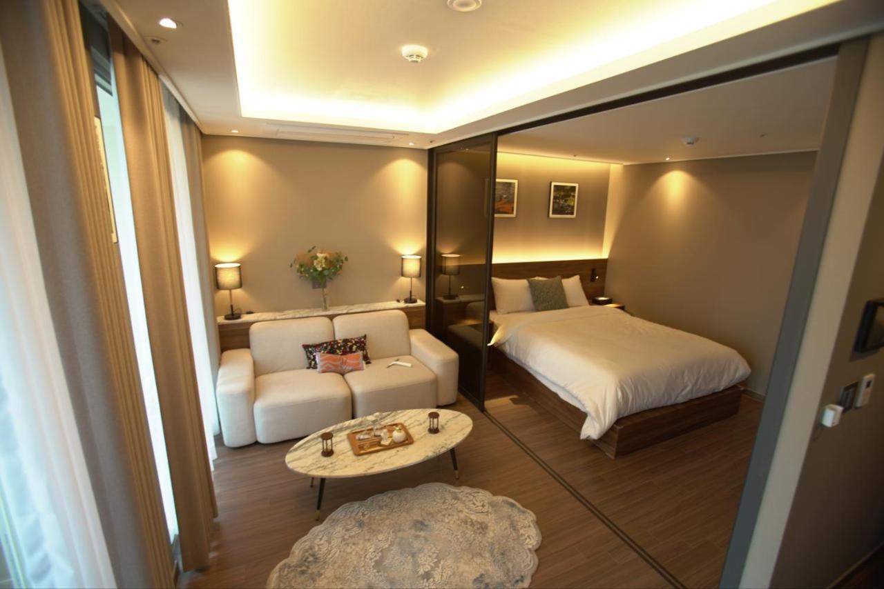 Sienna Ambassador Residence Busan Exterior foto