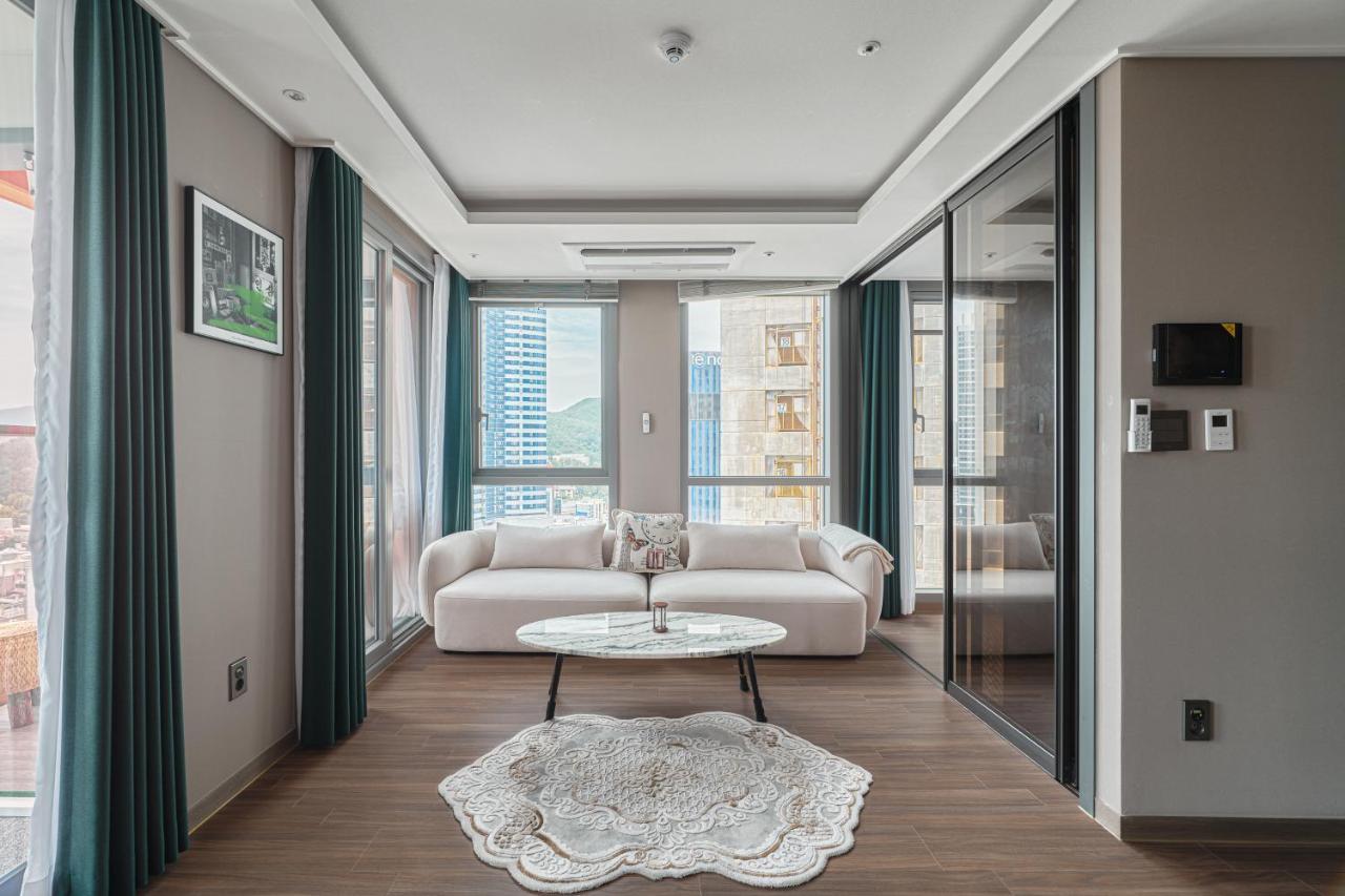 Sienna Ambassador Residence Busan Exterior foto