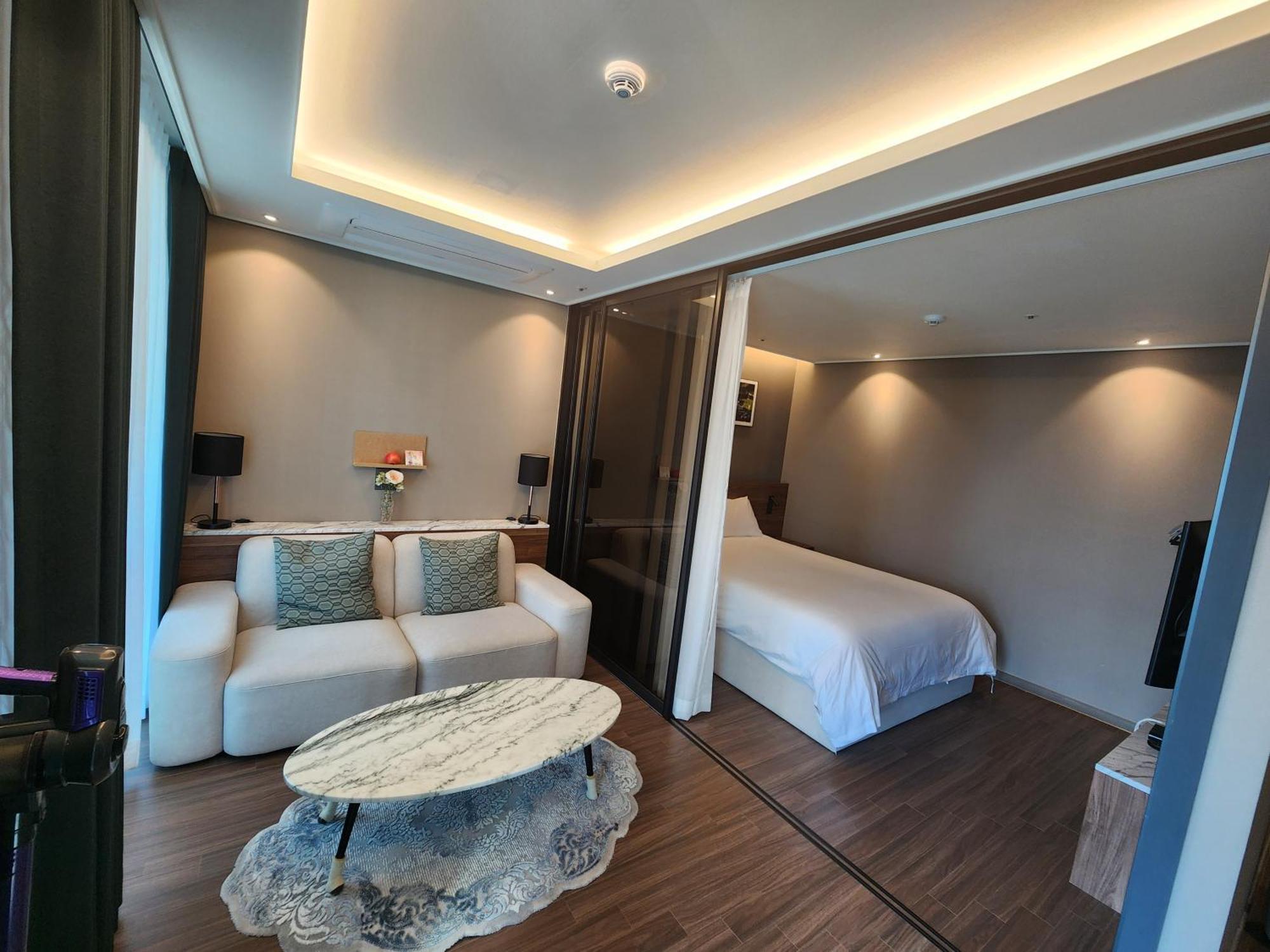 Sienna Ambassador Residence Busan Exterior foto